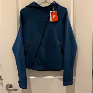 NWT Nike Tech Fleece Butterfly Cape